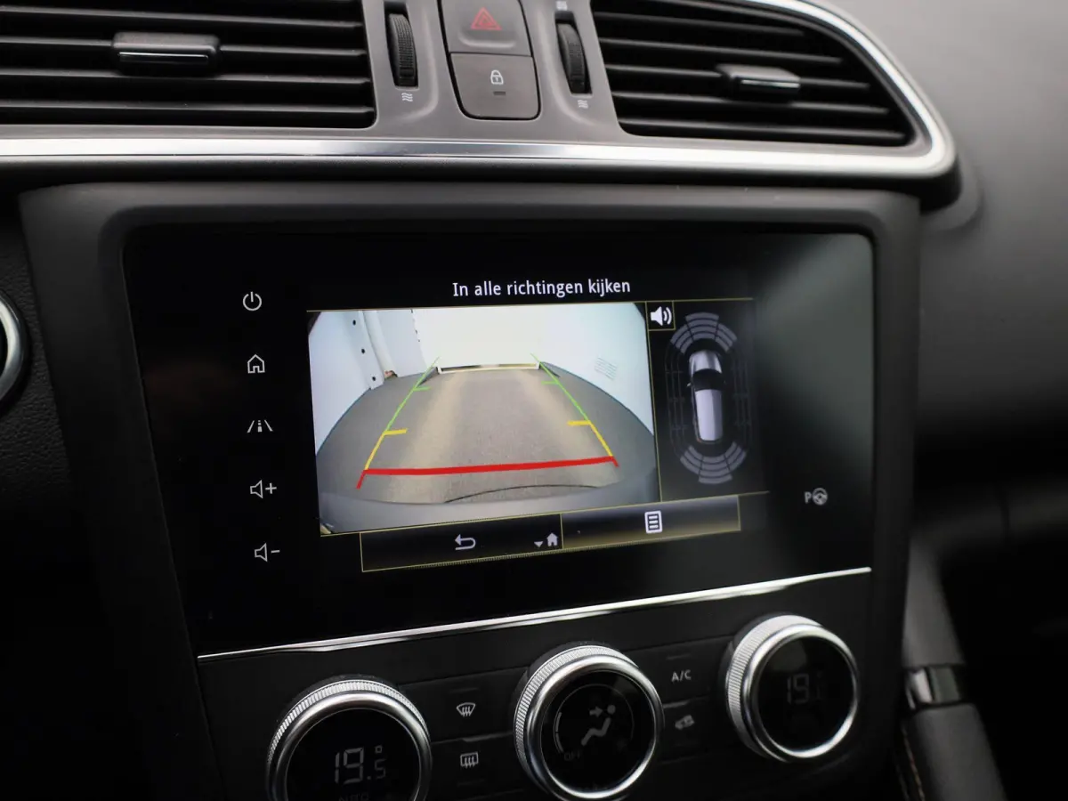 1.3 TCe Black Edition | ACHTERUITRIJCAMERA | APPLE CARPLAY - ANDROID AUTO | STOELVERWARMING | CLIMATE CONTROL | CRUISE CONTROL |