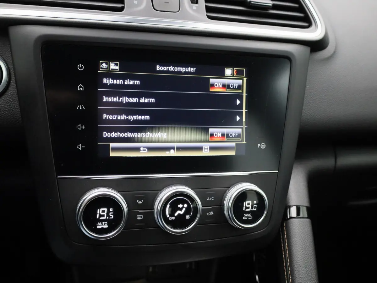 1.3 TCe Black Edition | ACHTERUITRIJCAMERA | APPLE CARPLAY - ANDROID AUTO | STOELVERWARMING | CLIMATE CONTROL | CRUISE CONTROL |