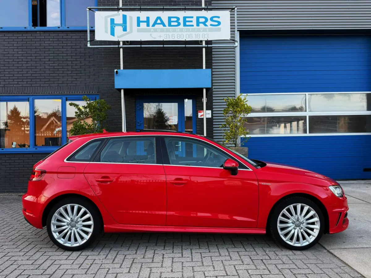 1.4 e-tron PHEV Pro Line plus 150PK|Origineel NL|Navi|Kantel/Schuifdak|LED|AUT|Lane Assist|Sportstoelen|Cruise|