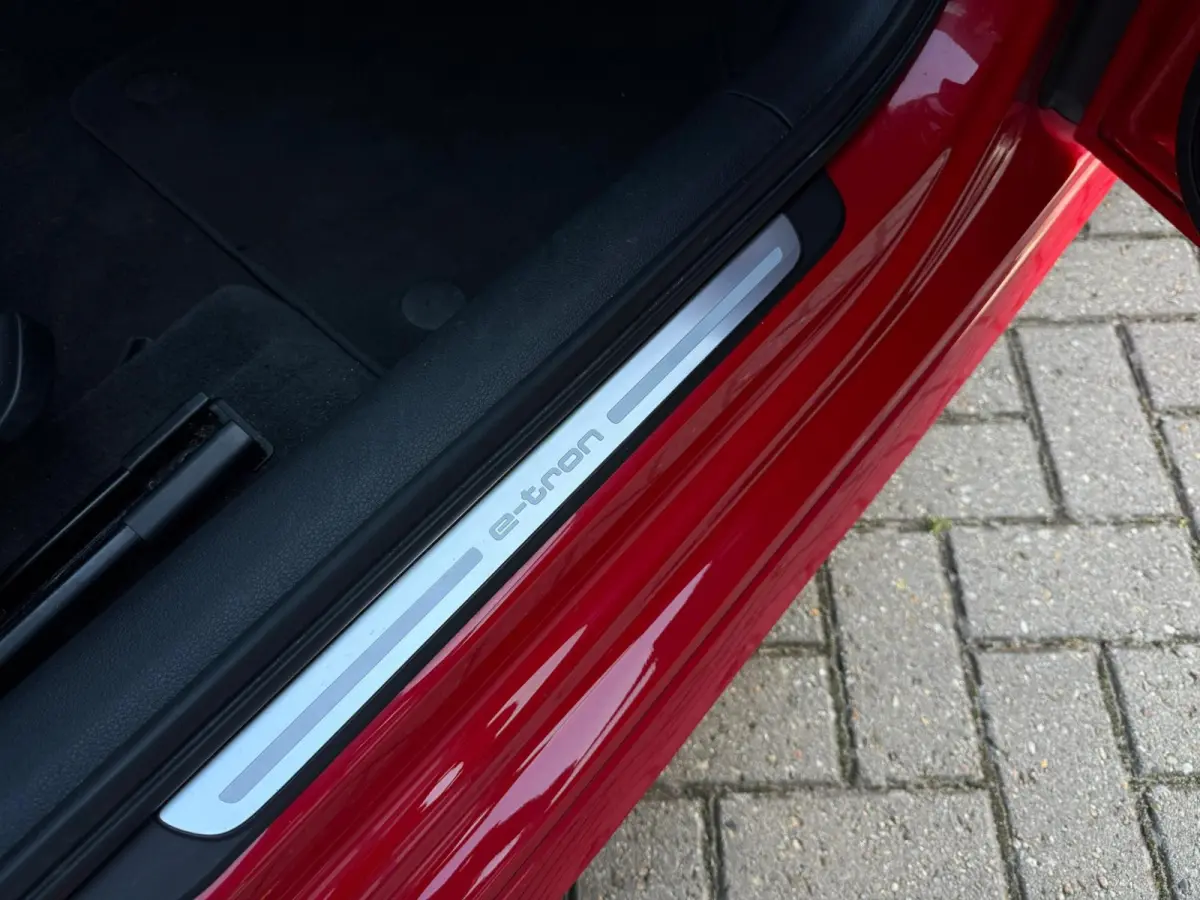 1.4 e-tron PHEV Pro Line plus 150PK|Origineel NL|Navi|Kantel/Schuifdak|LED|AUT|Lane Assist|Sportstoelen|Cruise|