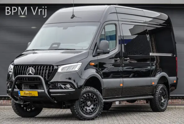 4x4 319Cdi 190Pk 9G-tronic | L2H2 | Dubbele Cabine | 2x Schuifdeur | 4WD | AWD | Bullbar | Treeplanken | 18'' All Terrain | Obsidian Black