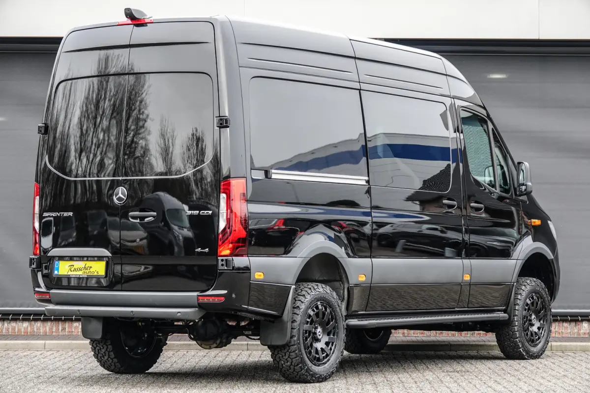 4x4 319Cdi 190Pk 9G-tronic | L2H2 | Dubbele Cabine | 2x Schuifdeur | 4WD | AWD | Bullbar | Treeplanken | 18'' All Terrain | Obsidian Black