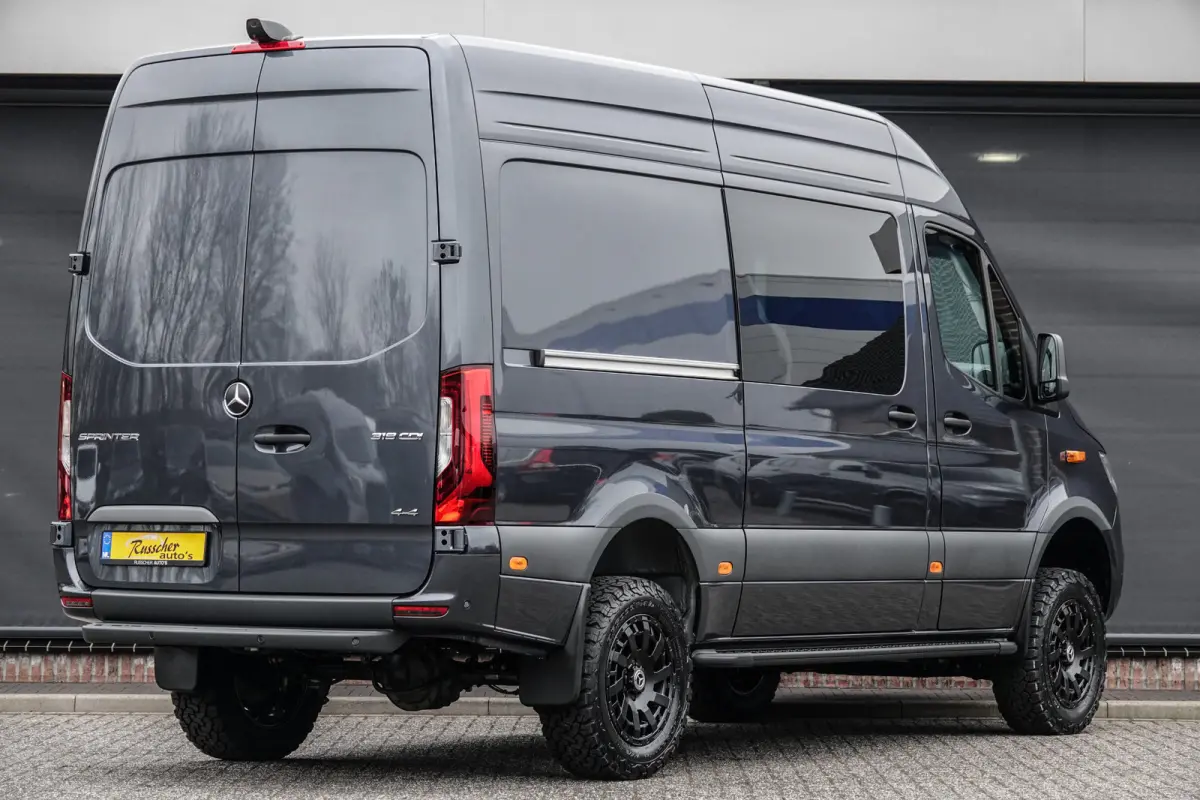 4x4 319Cdi 190Pk 9G-tronic | L2H2 | Dubbele Cabine | 2x Schuifdeur | 4WD | AWD | Bullbar | Treeplanken | 18'' All Terrain | Tenoriet Grijs