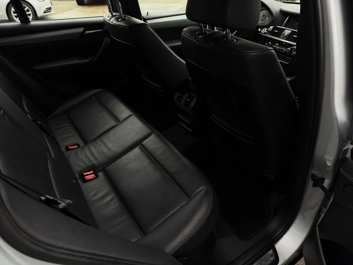 XDrive20i High Executive 184PK|Origineel NL|Proff Navi|AUT|4x4|Trekhaak|Leder|Sportstoelen|Xenon|StoelVW|Climate|Cruise|PDC
