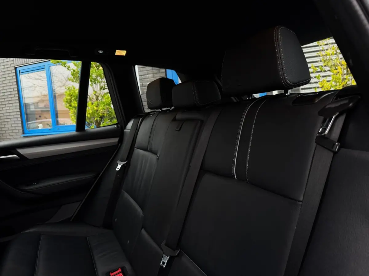 XDrive20i High Executive 184PK|Origineel NL|Proff Navi|AUT|4x4|Trekhaak|Leder|Sportstoelen|Xenon|StoelVW|Climate|Cruise|PDC