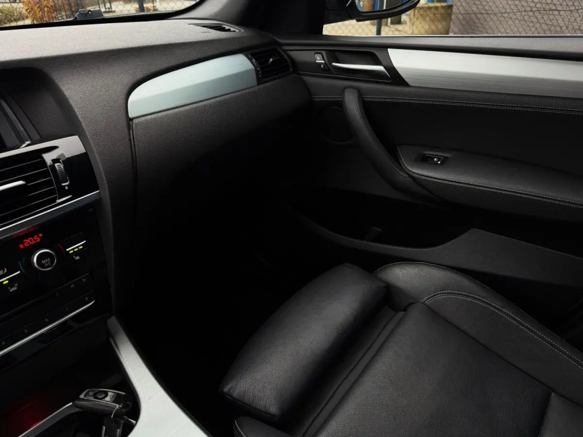 XDrive20i High Executive 184PK|Origineel NL|Proff Navi|AUT|4x4|Trekhaak|Leder|Sportstoelen|Xenon|StoelVW|Climate|Cruise|PDC