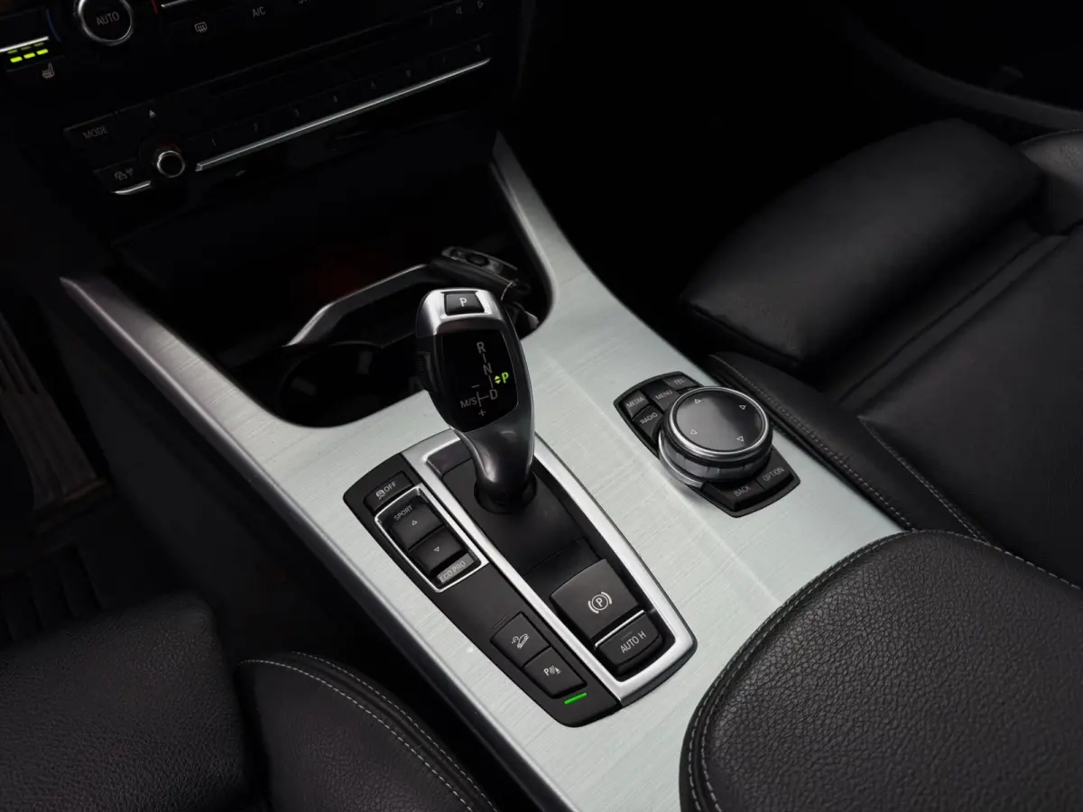 XDrive20i High Executive 184PK|Origineel NL|Proff Navi|AUT|4x4|Trekhaak|Leder|Sportstoelen|Xenon|StoelVW|Climate|Cruise|PDC