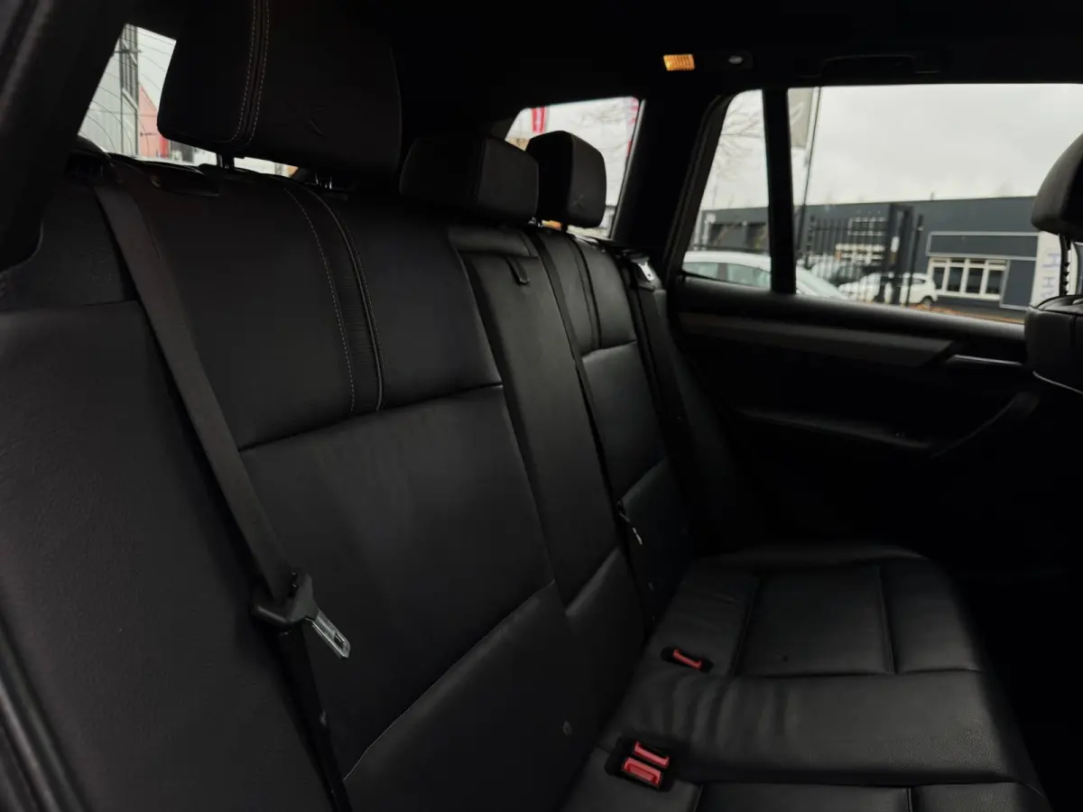 XDrive20i High Executive 184PK|Origineel NL|Proff Navi|AUT|4x4|Trekhaak|Leder|Sportstoelen|Xenon|StoelVW|Climate|Cruise|PDC