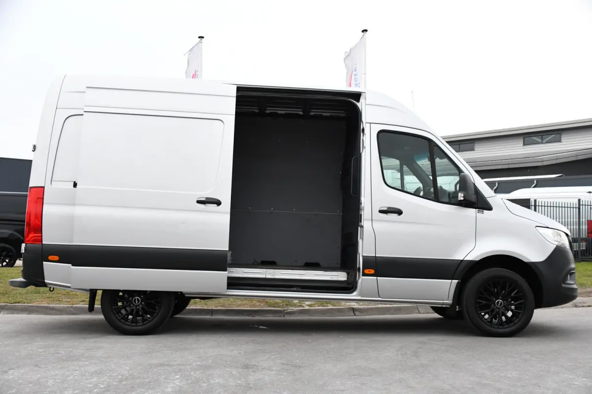 319 V6 3.0 CDI L2H2 PB Edition Camera, Cruise, Stoelverwarming, 190pk, Standkachel, Airco, Uniek!