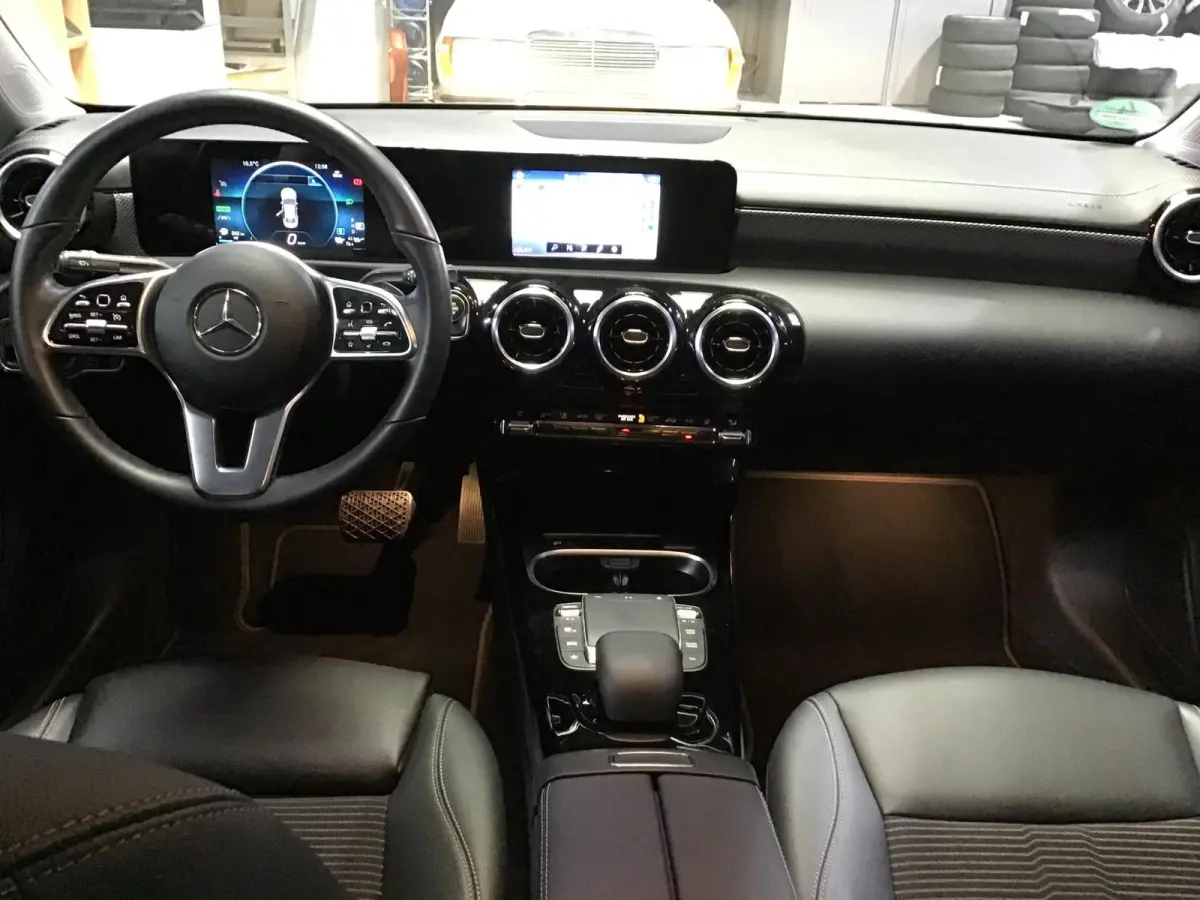 250 e Business Line I Dealer Onderh. I Stoelverw. I Half/leder I Keyless I 18inch I 69xxx KM I Led I Navi