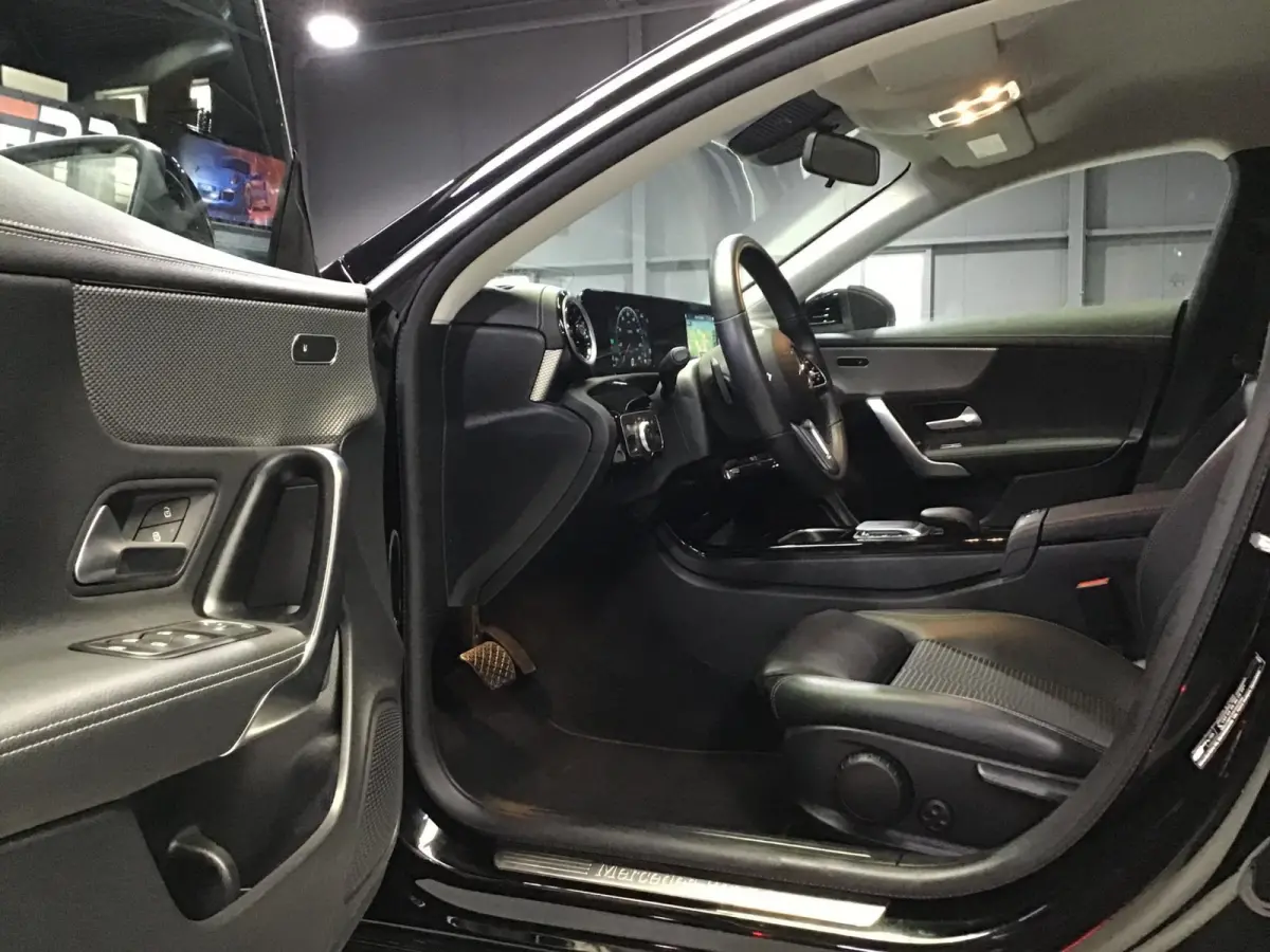 250 e Business Line I Dealer Onderh. I Stoelverw. I Half/leder I Keyless I 18inch I 69xxx KM I Led I Navi