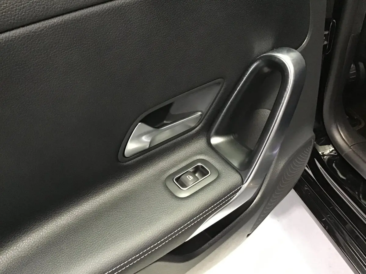 250 e Business Line I Dealer Onderh. I Stoelverw. I Half/leder I Keyless I 18inch I 69xxx KM I Led I Navi