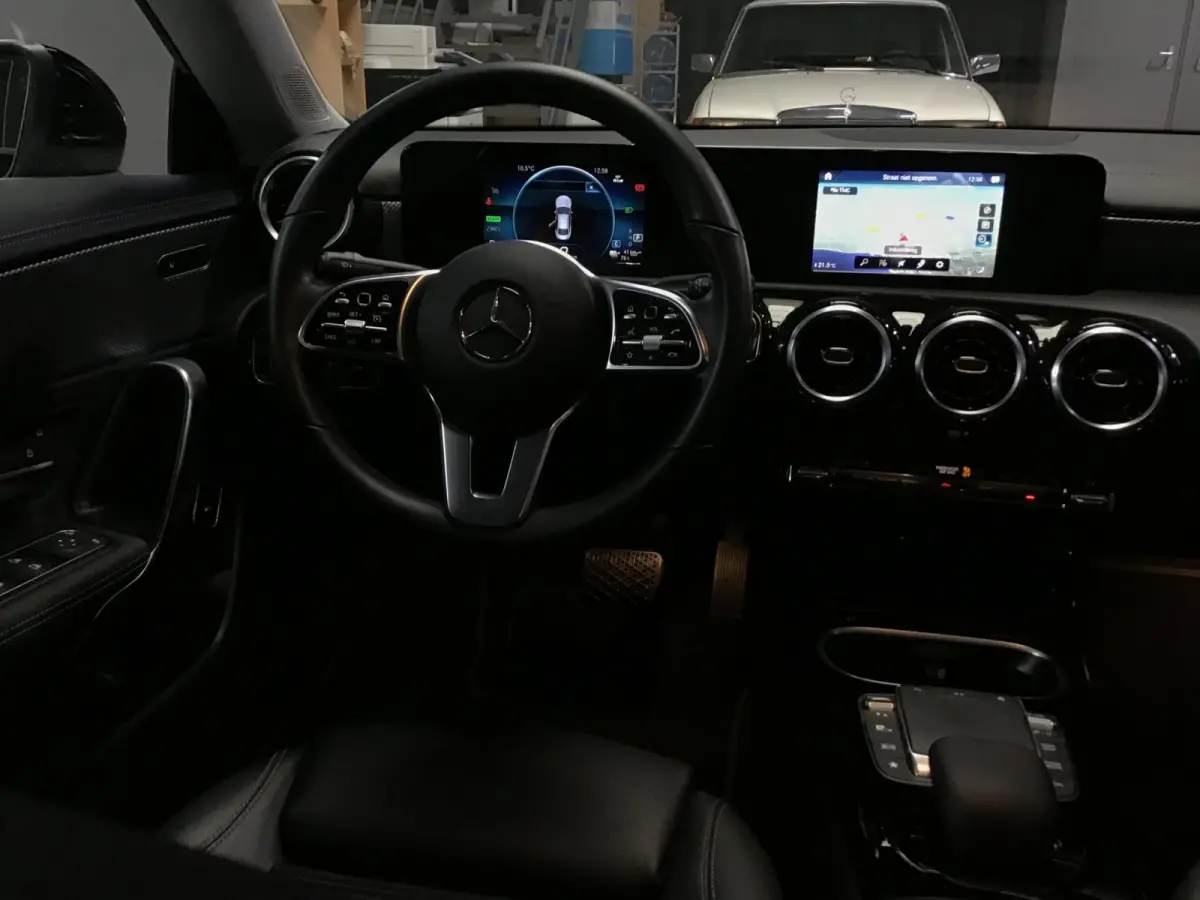 250 e Business Line I Dealer Onderh. I Stoelverw. I Half/leder I Keyless I 18inch I 69xxx KM I Led I Navi