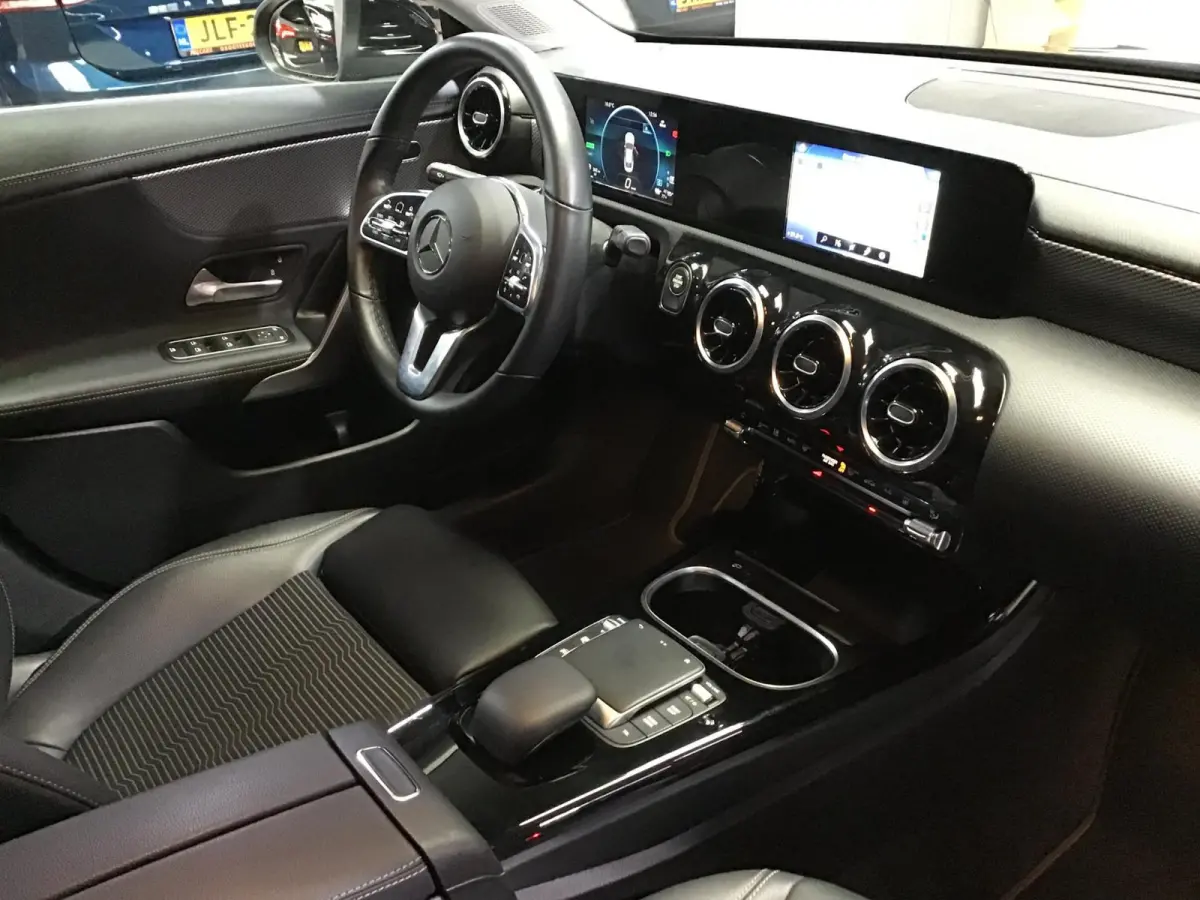 250 e Business Line I Dealer Onderh. I Stoelverw. I Half/leder I Keyless I 18inch I 69xxx KM I Led I Navi