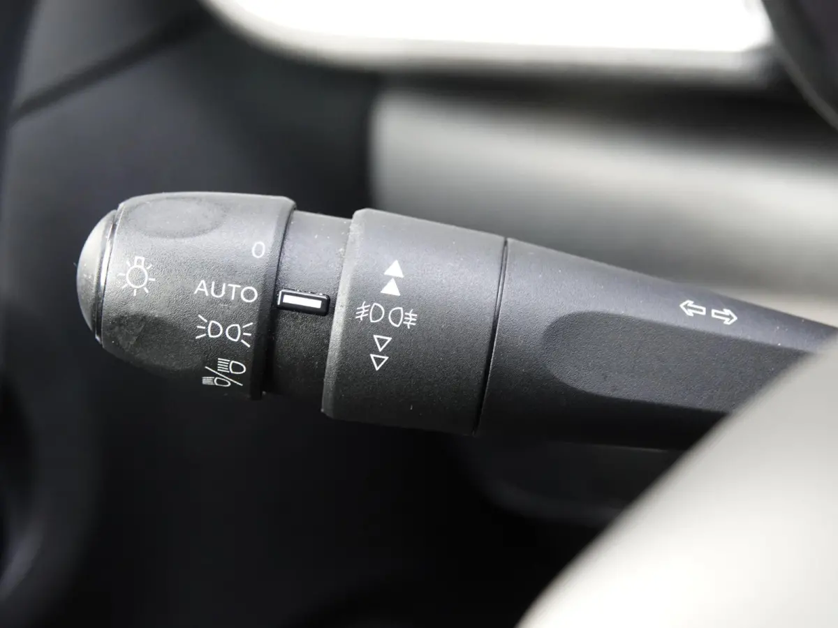 1.2 PureTech C-Series | 83 PK | NAVIGATIE | CARPLAY | CLIMATE CONTROL | CRUISE CONTROL |  50.554 KM