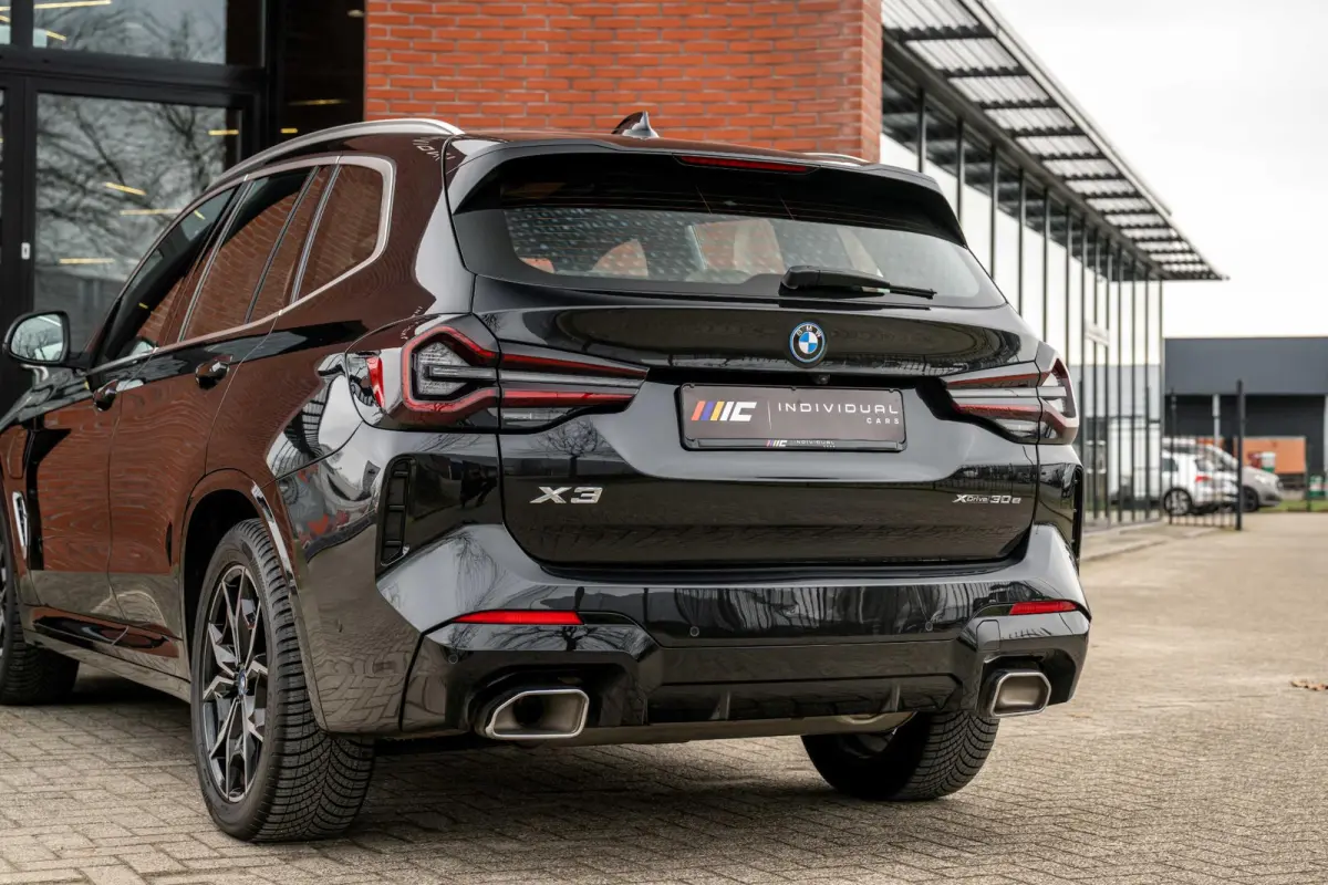 xDrive30e M-Sport ACC Panorama HuD Trekhaak Leder