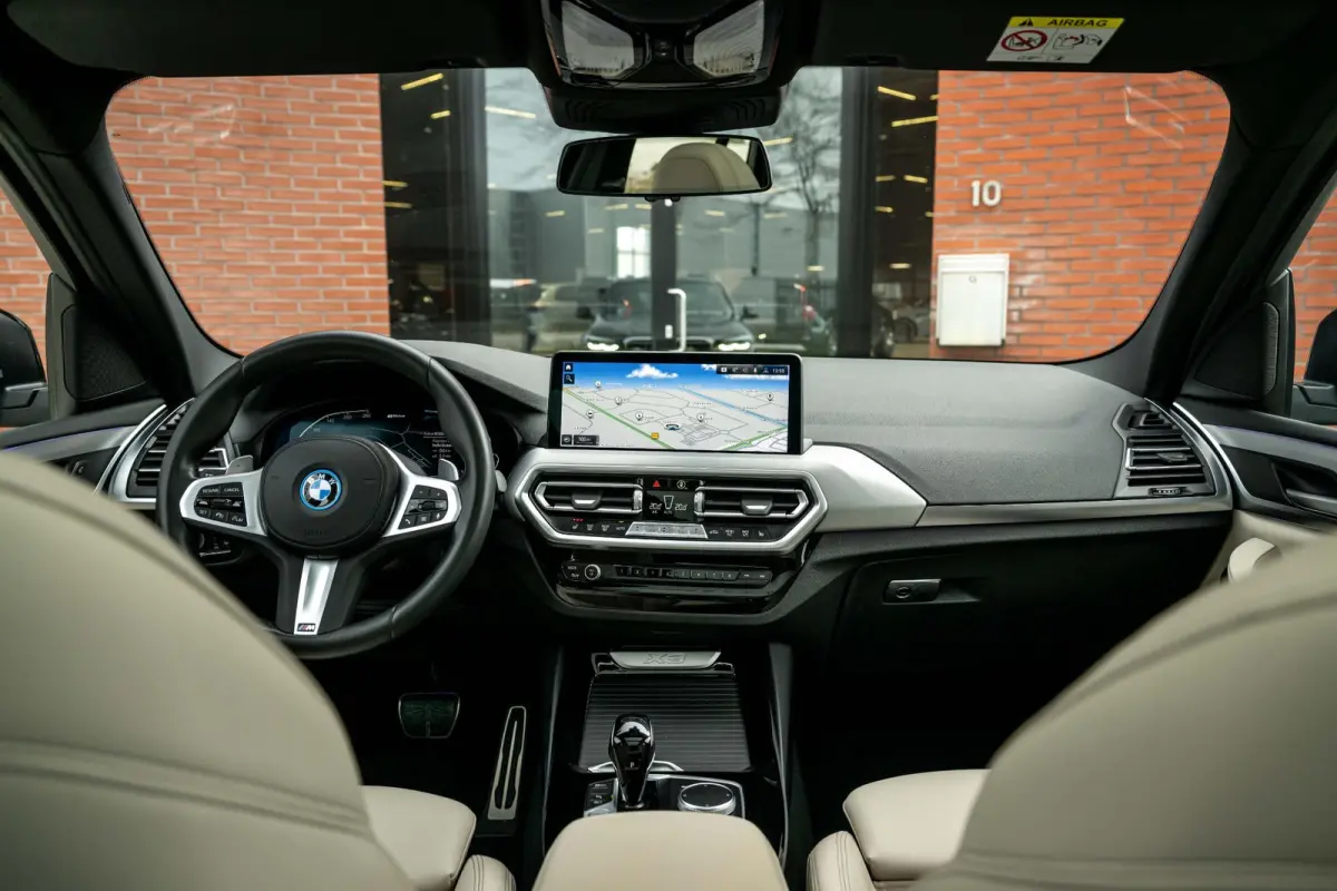 xDrive30e M-Sport ACC Panorama HuD Trekhaak Leder
