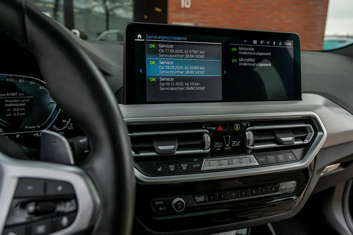 xDrive30e M-Sport ACC Panorama HuD Trekhaak Leder