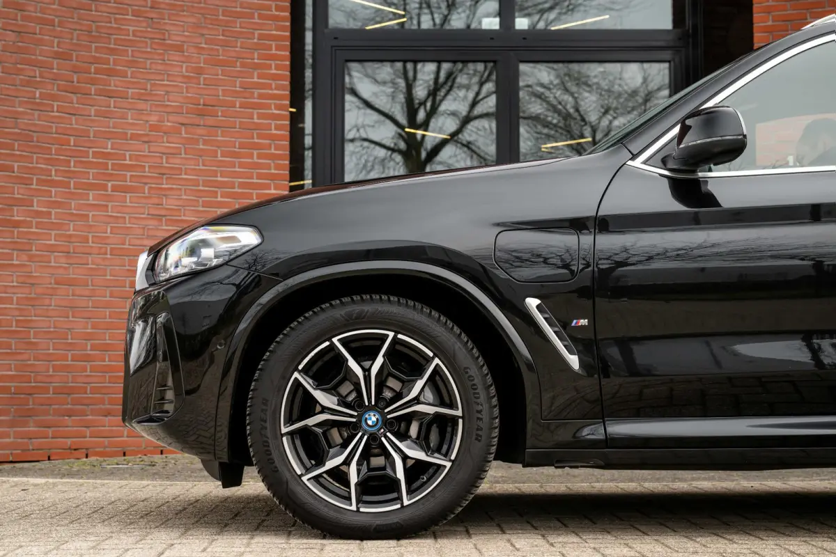 xDrive30e M-Sport ACC Panorama HuD Trekhaak Leder