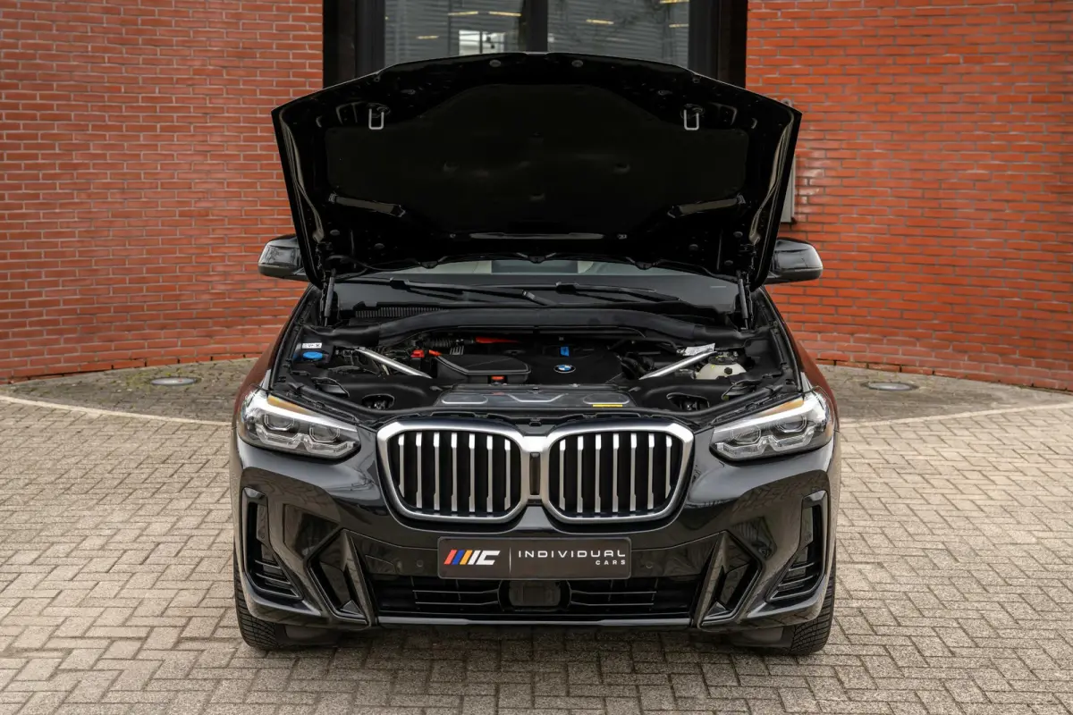 xDrive30e M-Sport ACC Panorama HuD Trekhaak Leder