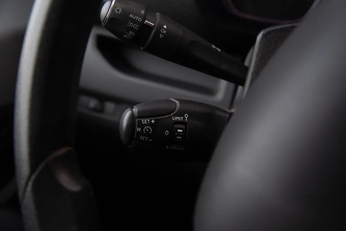 Compact Standard Range Navigator , Carplay/Android auto,