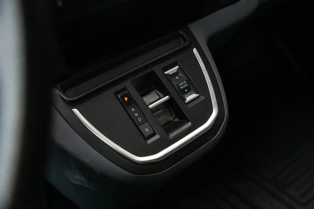 Compact Standard Range Navigator , Carplay/Android auto,