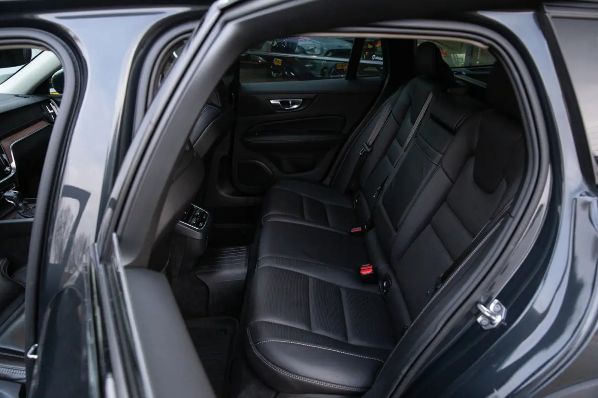 2.0 T5 AWD Inscription , Pano, H&K, Stoelventilatie, HUD, Massage, Carplay