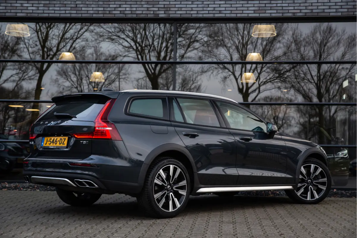 2.0 T5 AWD Inscription , Pano, H&K, Stoelventilatie, HUD, Massage, Carplay