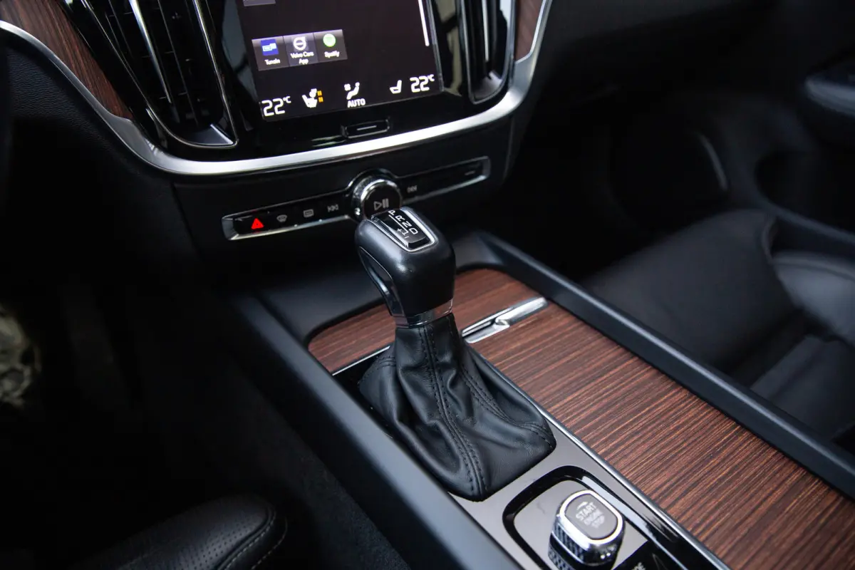 2.0 T5 AWD Inscription , Pano, H&K, Stoelventilatie, HUD, Massage, Carplay