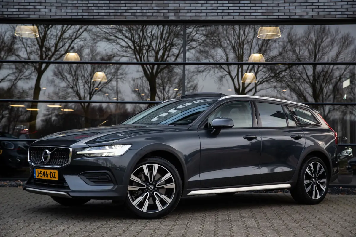 2.0 T5 AWD Inscription , Pano, H&K, Stoelventilatie, HUD, Massage, Carplay