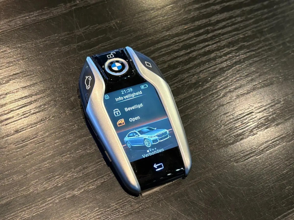 730d M-Sport. Pano, Softclose, HUD, Luchtv, 360, Keyless, Aero, Hifi, CarPlay, Sfeer!