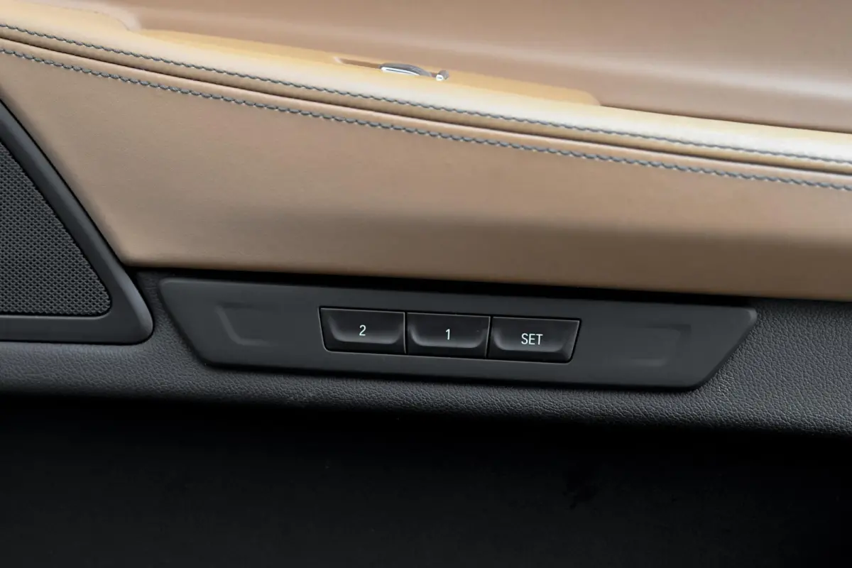 730d M-Sport. Pano, Softclose, HUD, Luchtv, 360, Keyless, Aero, Hifi, CarPlay, Sfeer!