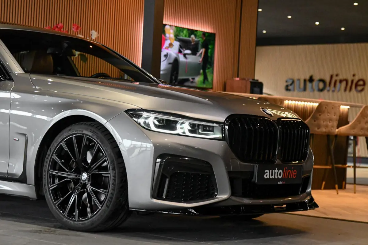730d M-Sport. Pano, Softclose, HUD, Luchtv, 360, Keyless, Aero, Hifi, CarPlay, Sfeer!