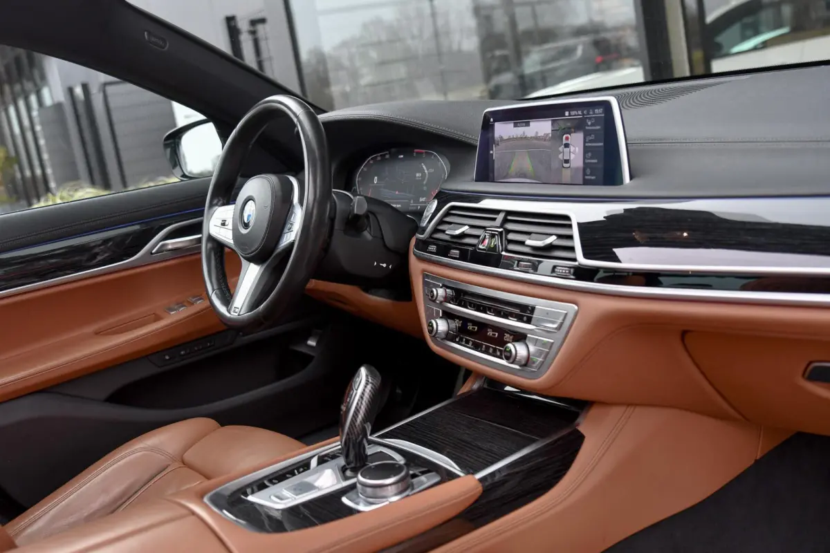 730d M-Sport. Pano, Softclose, HUD, Luchtv, 360, Keyless, Aero, Hifi, CarPlay, Sfeer!