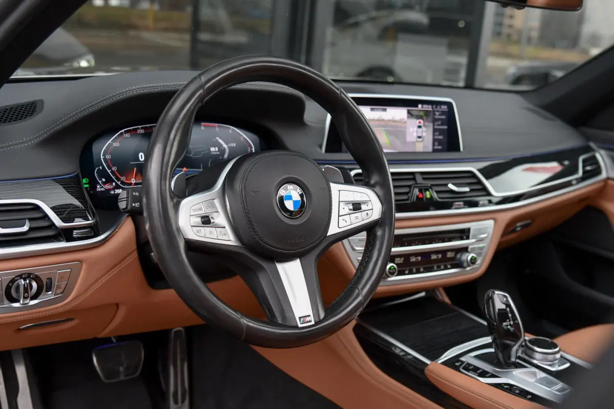 730d M-Sport. Pano, Softclose, HUD, Luchtv, 360, Keyless, Aero, Hifi, CarPlay, Sfeer!