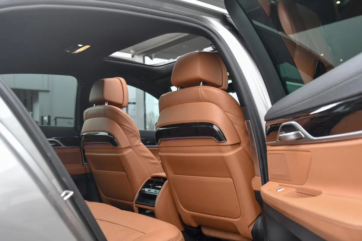 730d M-Sport. Pano, Softclose, HUD, Luchtv, 360, Keyless, Aero, Hifi, CarPlay, Sfeer!