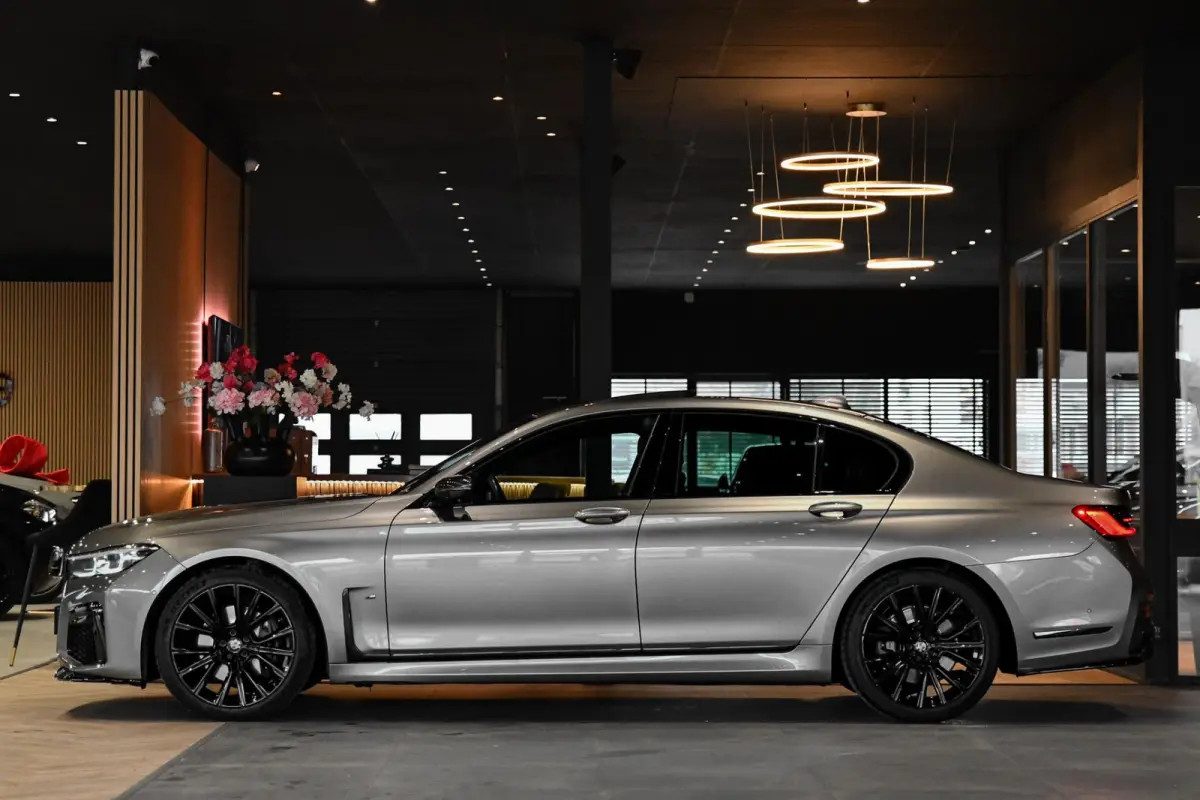 730d M-Sport. Pano, Softclose, HUD, Luchtv, 360, Keyless, Aero, Hifi, CarPlay, Sfeer!