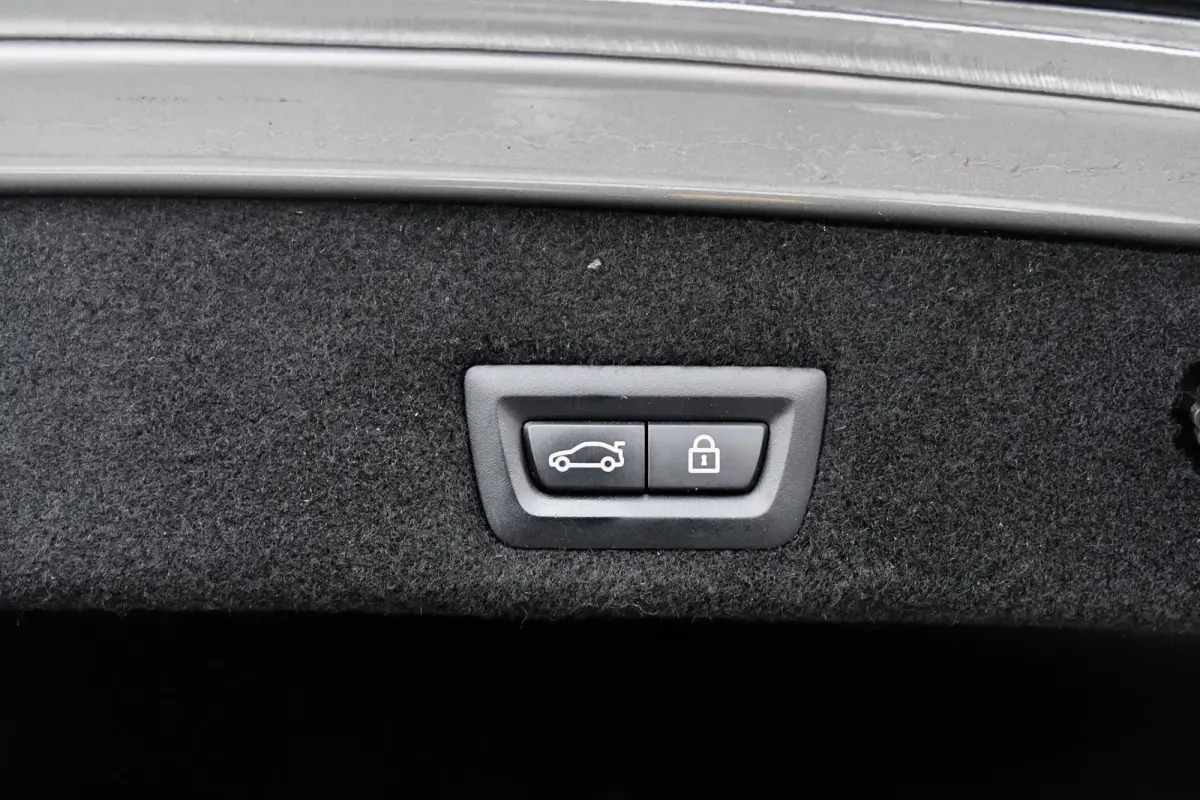 730d M-Sport. Pano, Softclose, HUD, Luchtv, 360, Keyless, Aero, Hifi, CarPlay, Sfeer!