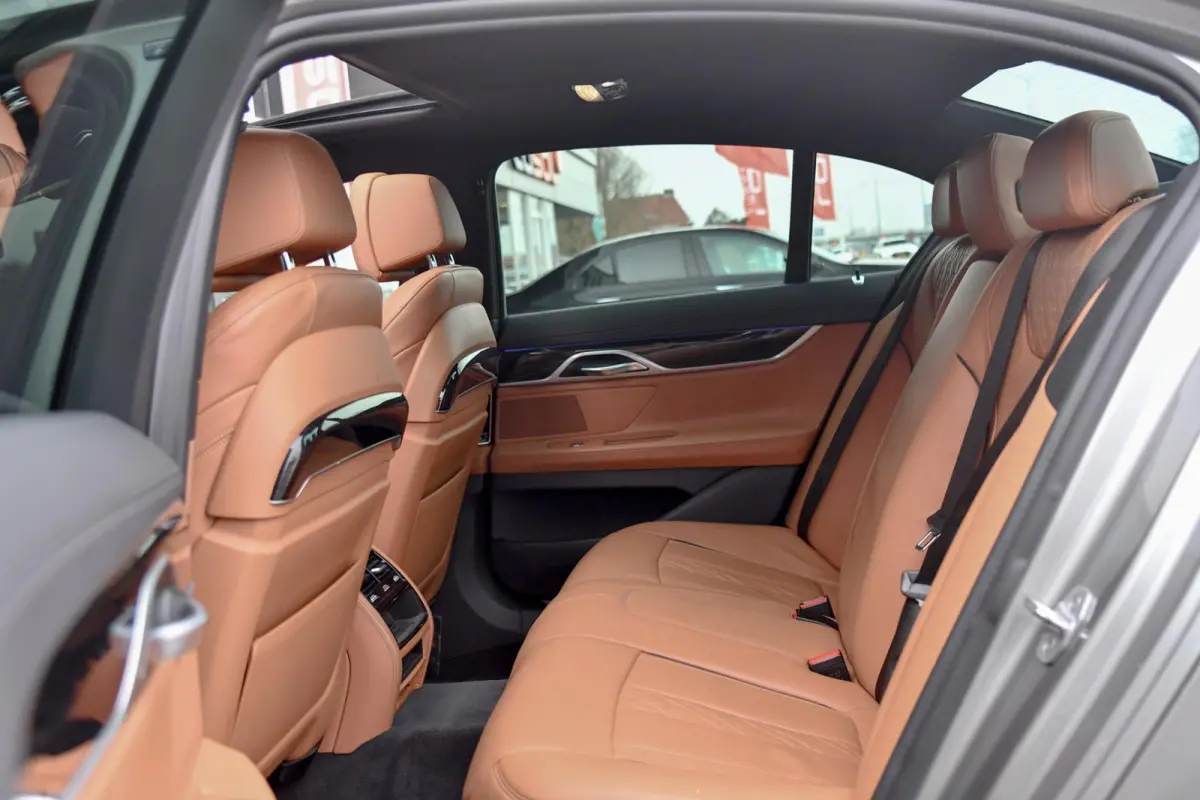 730d M-Sport. Pano, Softclose, HUD, Luchtv, 360, Keyless, Aero, Hifi, CarPlay, Sfeer!