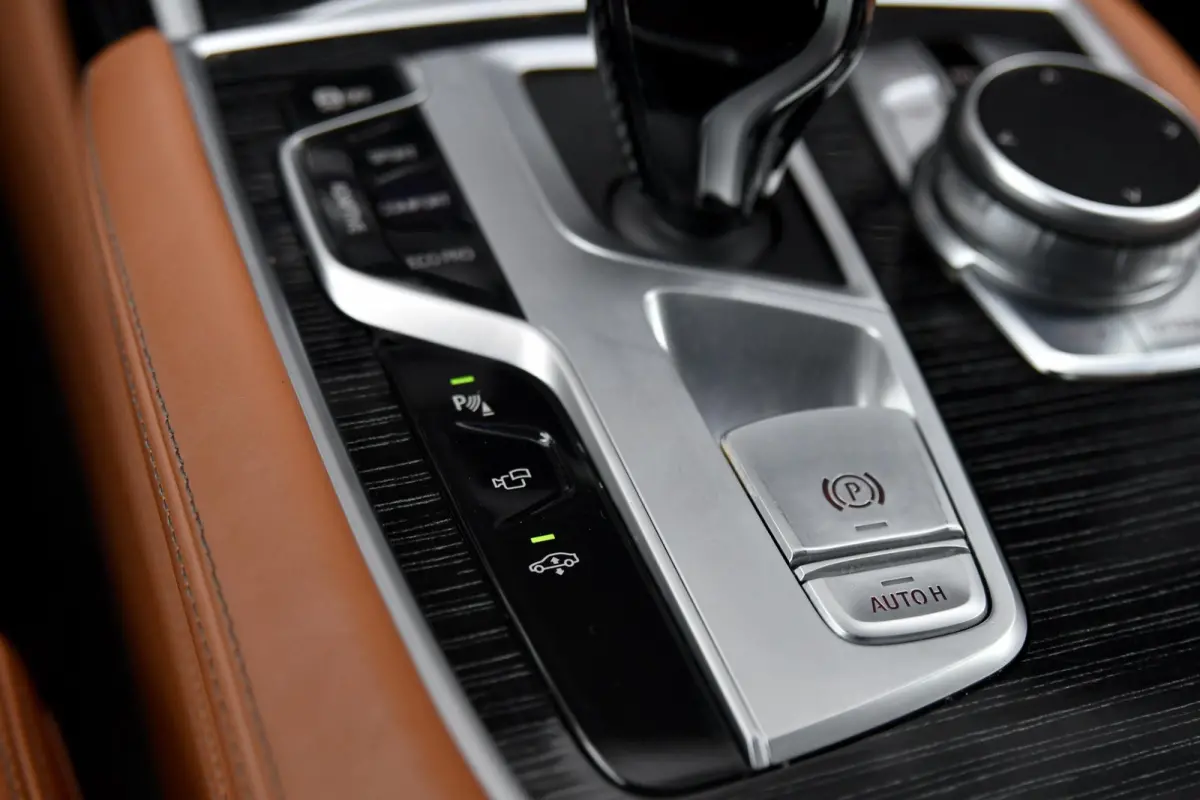 730d M-Sport. Pano, Softclose, HUD, Luchtv, 360, Keyless, Aero, Hifi, CarPlay, Sfeer!