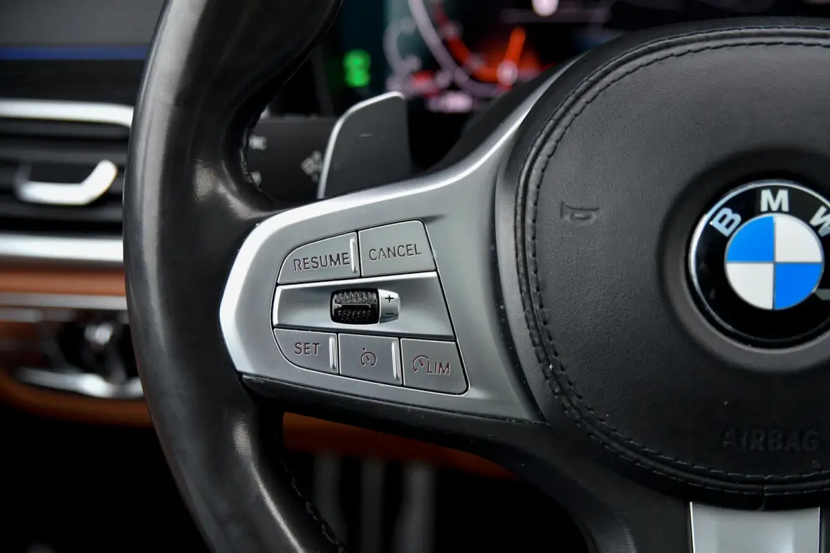 730d M-Sport. Pano, Softclose, HUD, Luchtv, 360, Keyless, Aero, Hifi, CarPlay, Sfeer!