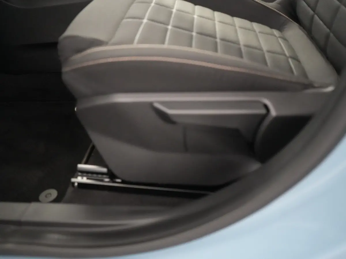 1.2 Turbo 100pk Plus | Achteruitrijcamera | Buitenspiegels elektrisch inklapbaar | Buitenspiegels elektrisch verstelbaar