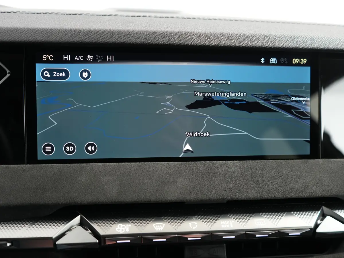 N°4 Étoile, (2025) | 10" capacitive touchscreen (personaliseerbaar) | 6 voudig elektrisch verstelbare passagiersstoel | Achteruitrijcamera