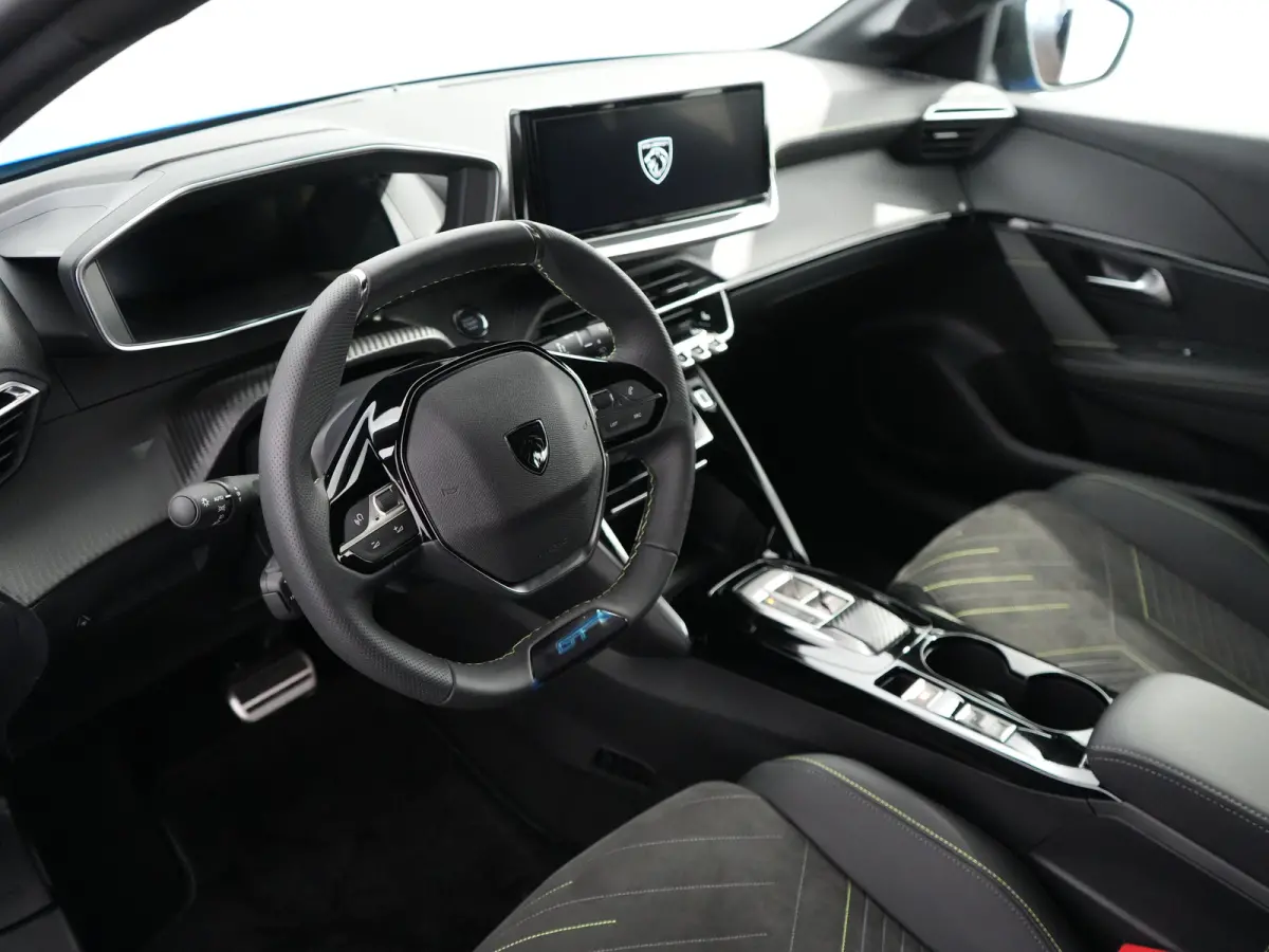 GT | Adaptieve cruise control met Stop&Go functie | Elektrische parkeerrem | Elektrische parkeerrem