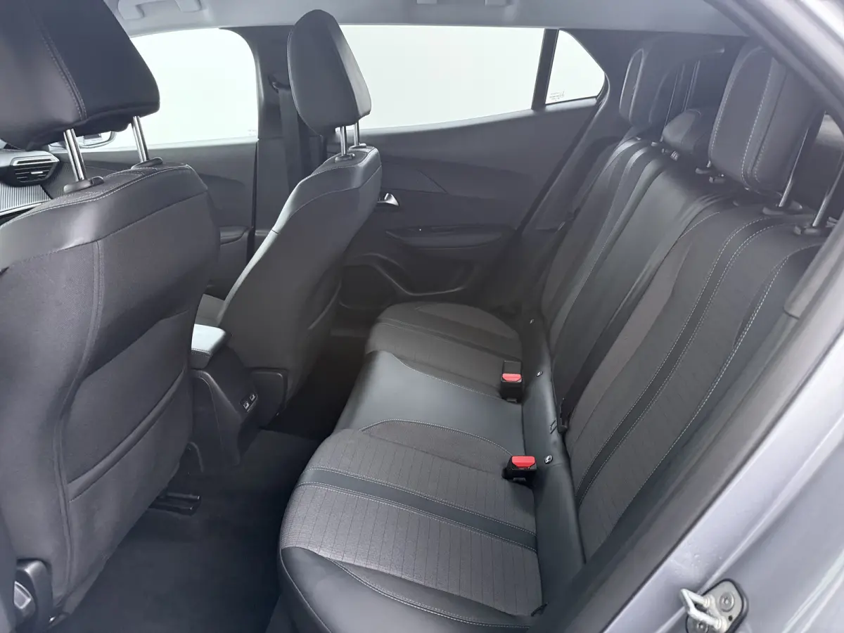 1.2 130PK Allure Pack | Achteruitrijcamera | Airco (automatisch) | Apple Carplay/Android Auto