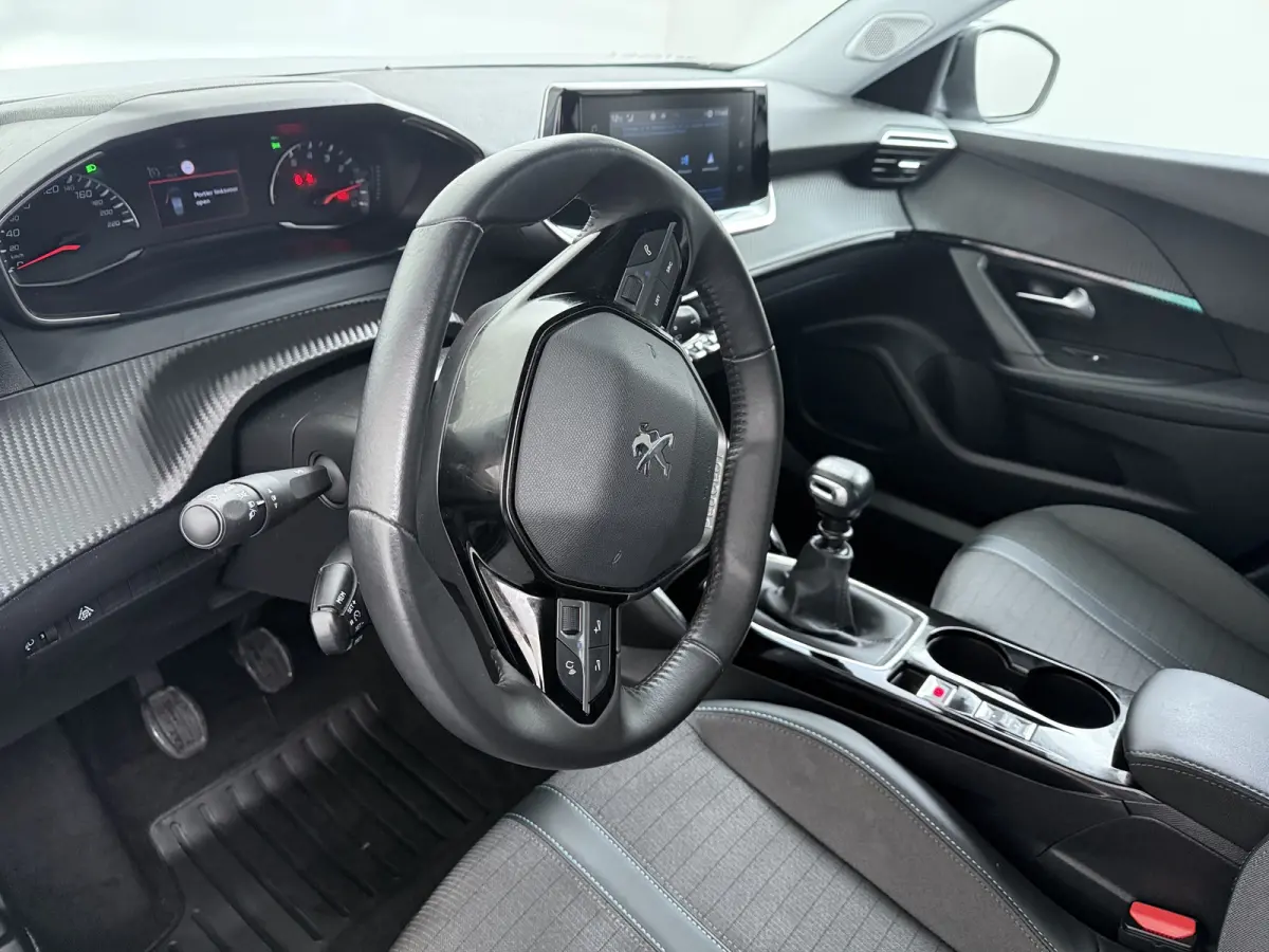 1.2 130PK Allure Pack | Achteruitrijcamera | Airco (automatisch) | Apple Carplay/Android Auto