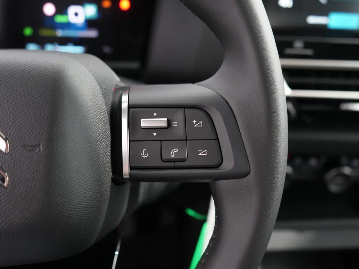 Plus 54 kWh | Achteruitrijcamera | Achteruitrijcamera | Airco (automatisch) | Apple Carplay / Android Auto