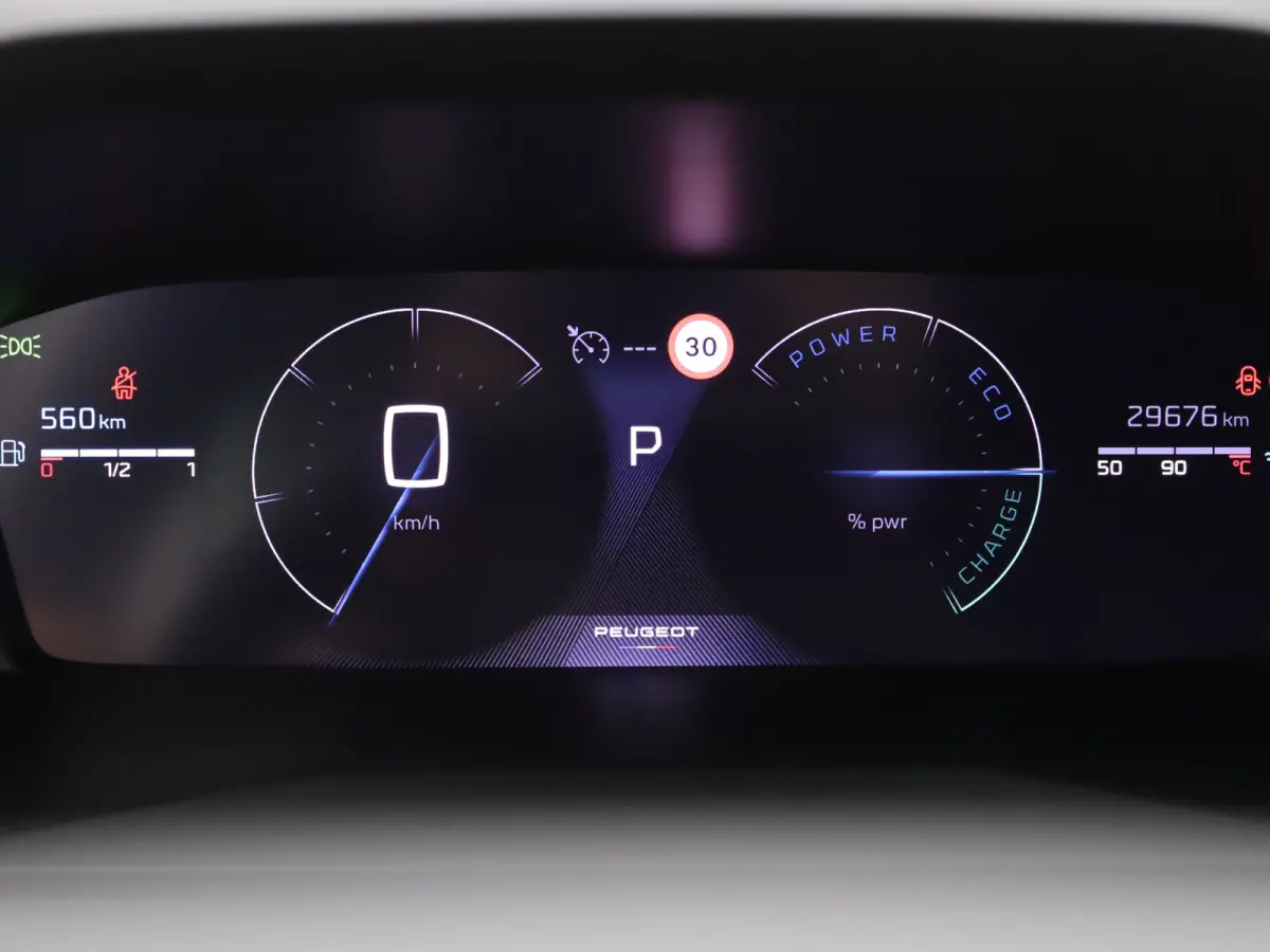 1.2 Hybrid 136 Allure | Airco (automatisch) | Apple Carplay/Android Auto|telefoonintegratie premium | Armsteun voor