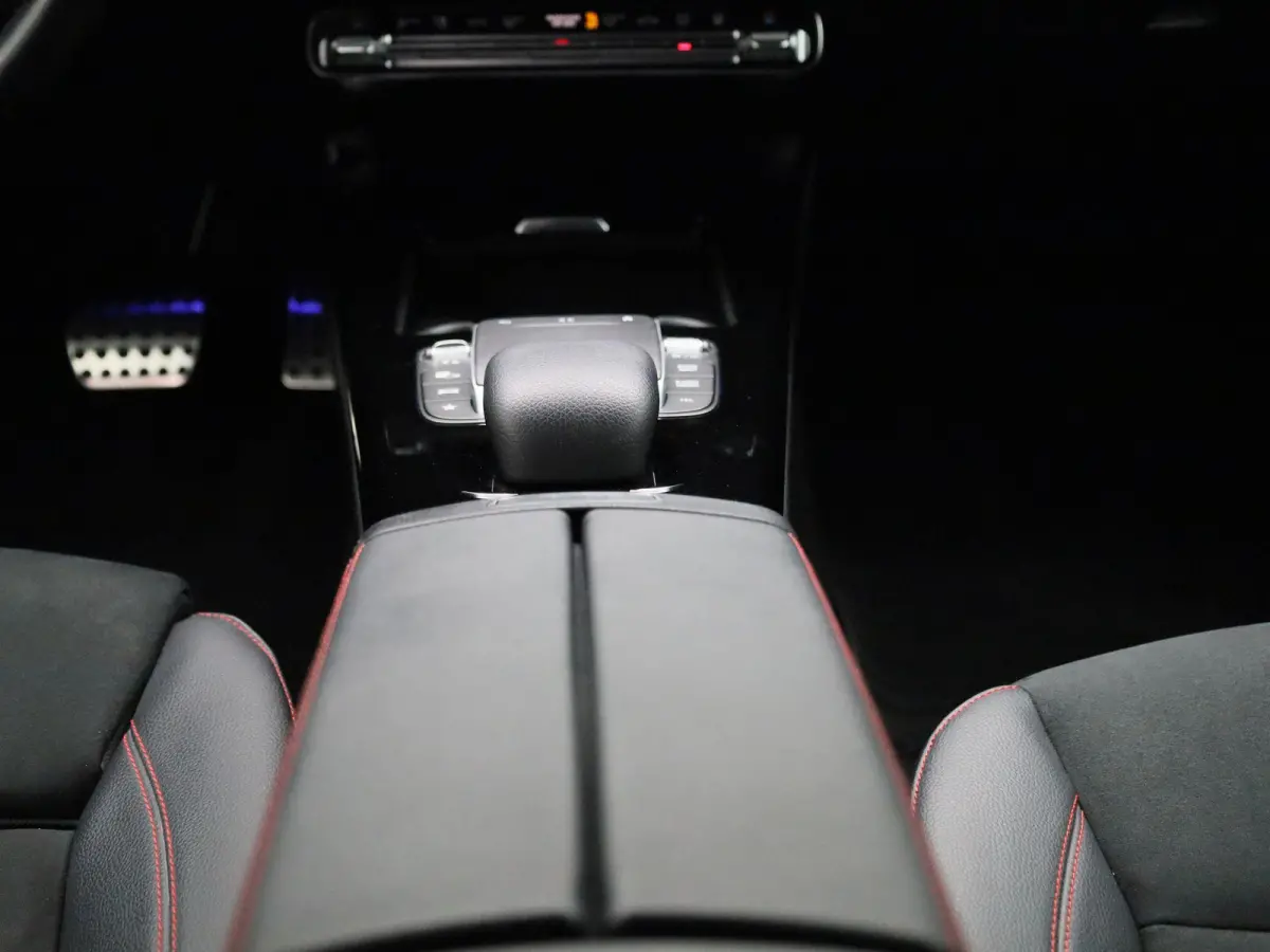 250 e Business Solution AMG Limited | Automaat | Apple Carplay / Android Auto | Sfeerverlichting | Achteruitrijcamera | Stoelverwarming |