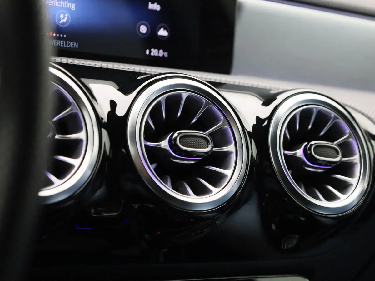 250 e Business Solution AMG Limited | Automaat | Apple Carplay / Android Auto | Sfeerverlichting | Achteruitrijcamera | Stoelverwarming |
